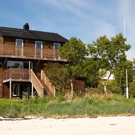 Gasthuis Bathuset 69nord Sommarøy